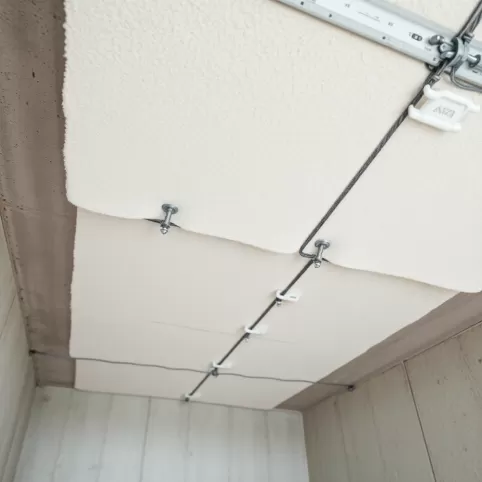 Jak ocieplić strop betonowy od spodu